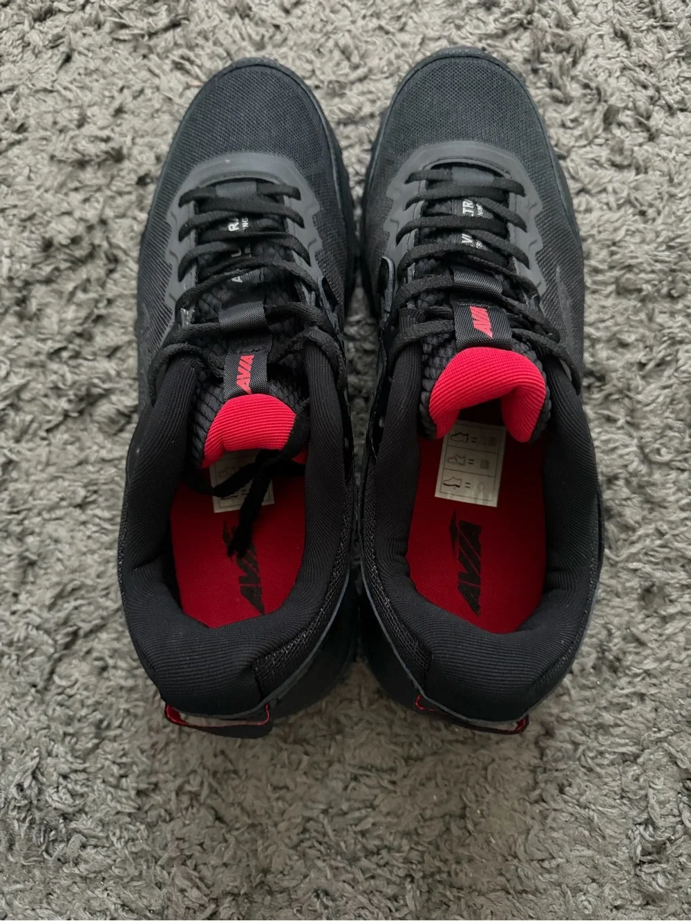Avia durable trail